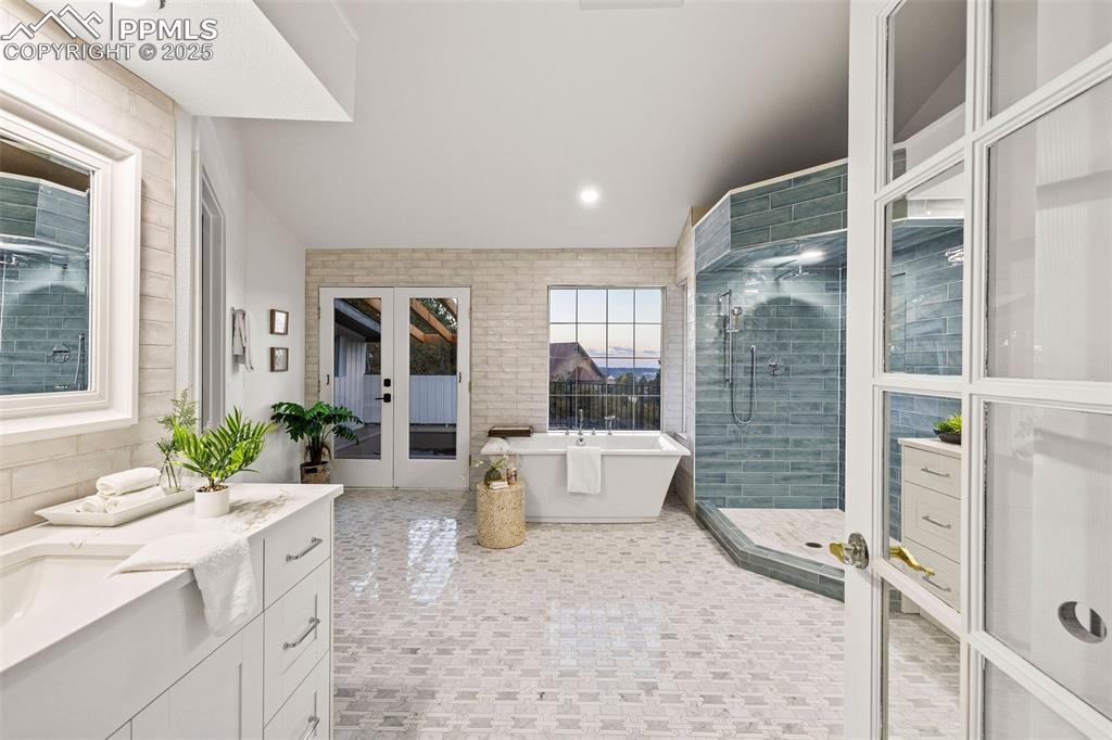 Image 27 of 49: Seamless shower glass has been ordered