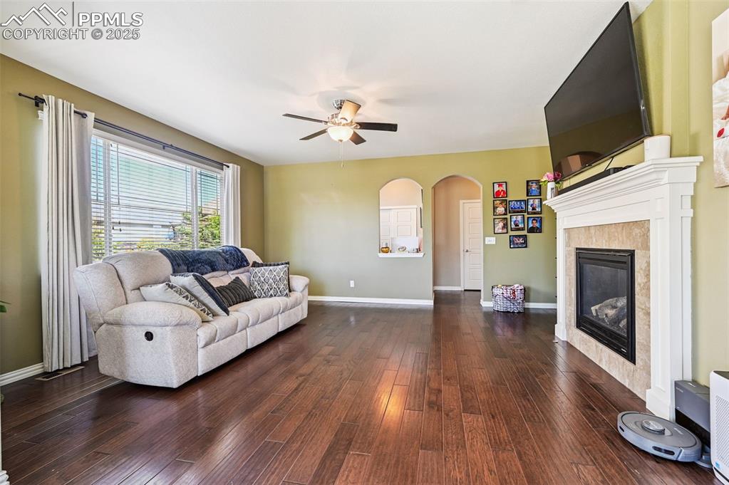 Image 10 of 49: Living Room