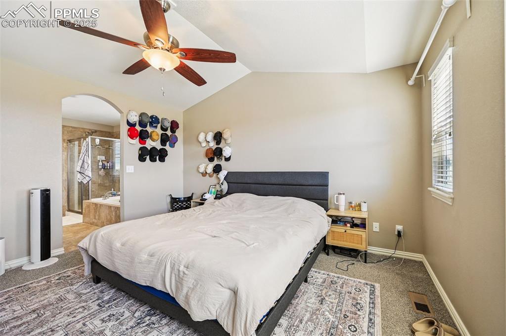 Image 18 of 49: Bedroom