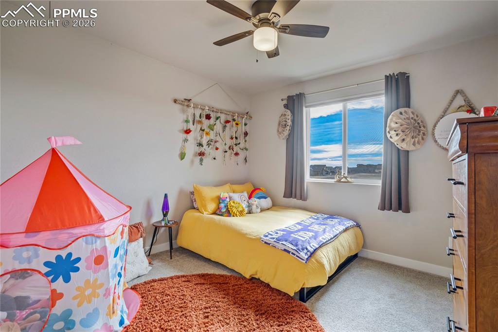 Image 26 of 50: Bedroom