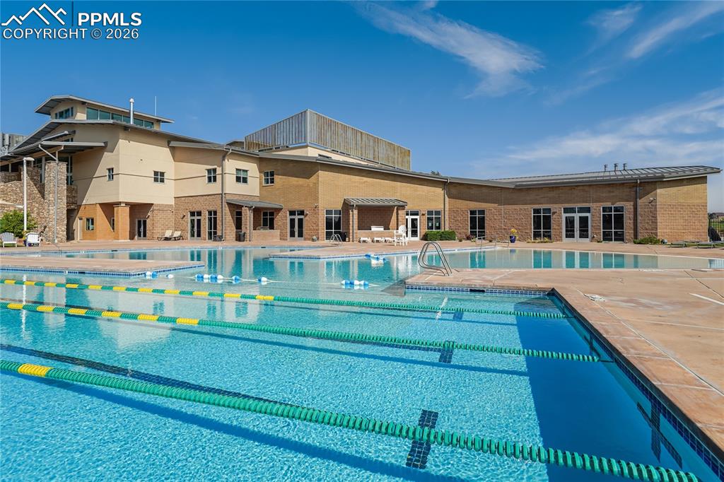 Image 43 of 50: Pool