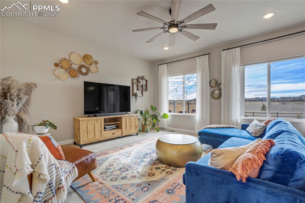 Image 6 of 50: Great Room