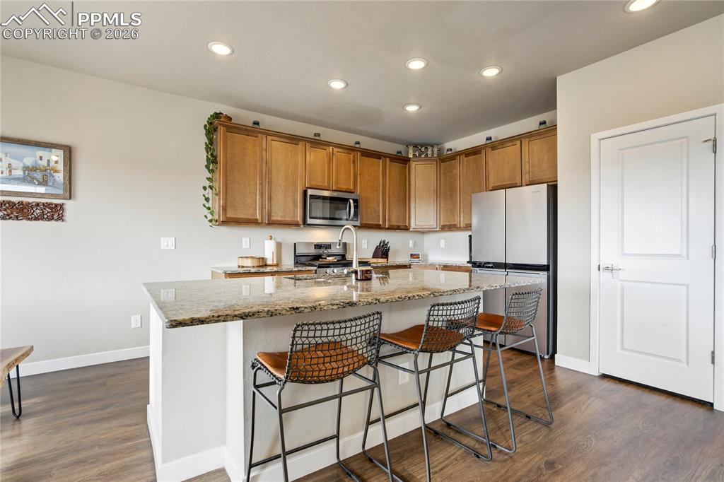 Image 8 of 50: Kitchen