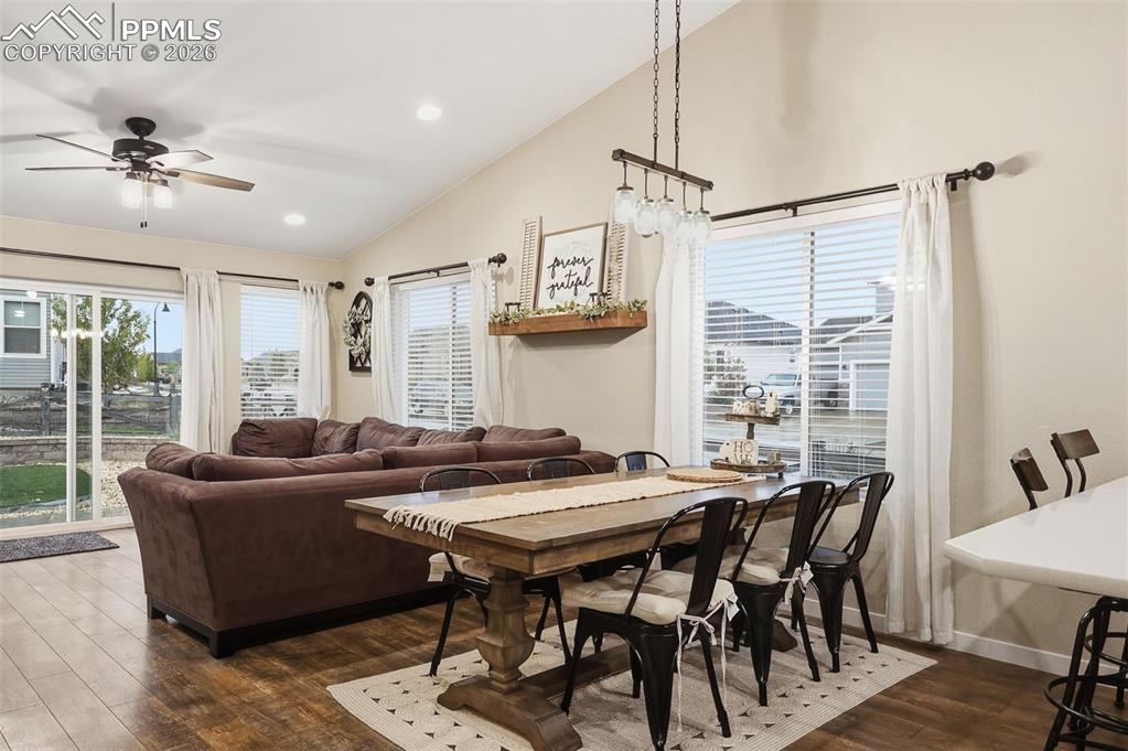 Image 12 of 35: Dining Area