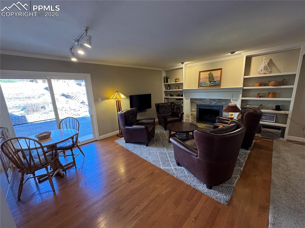 Image 19 of 48: With Kitchen Nook.