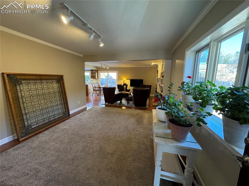 Image 21 of 48: Family Room