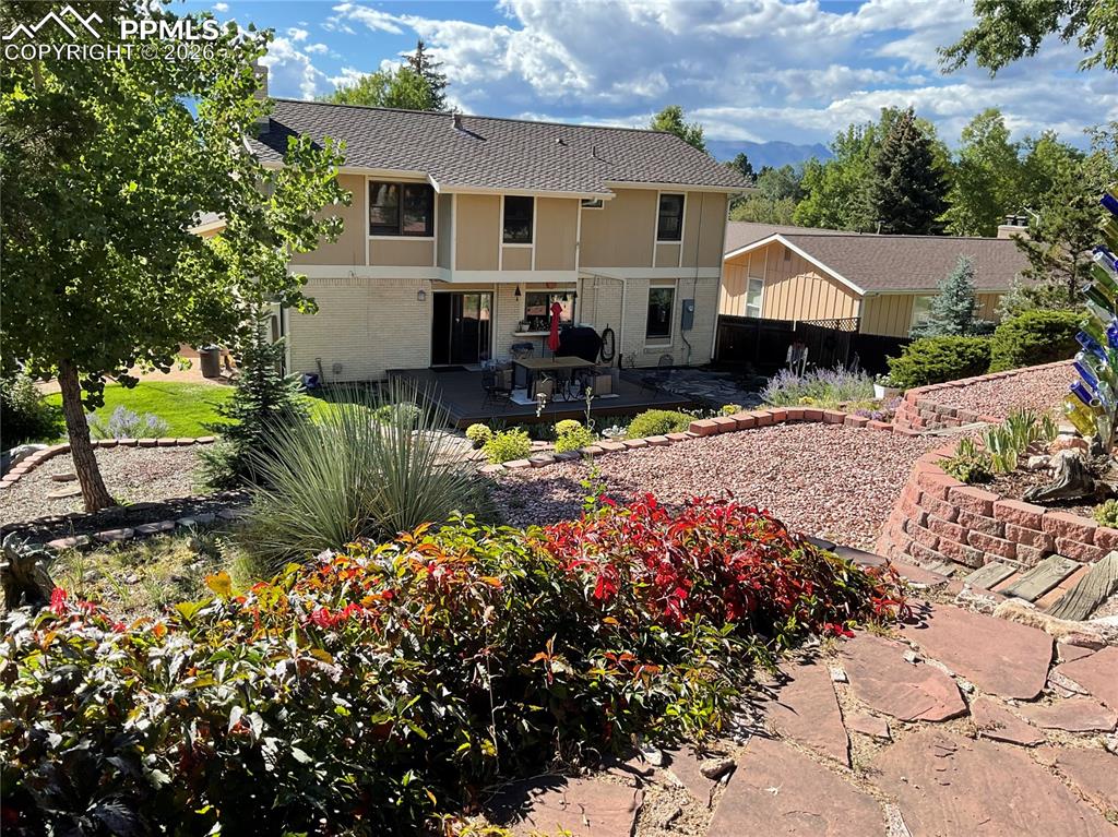 Image 45 of 48: Back of Structure