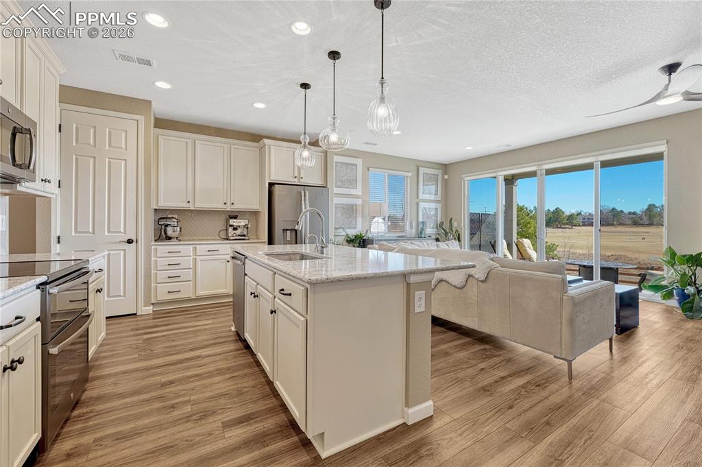 Image 19 of 44: Patio