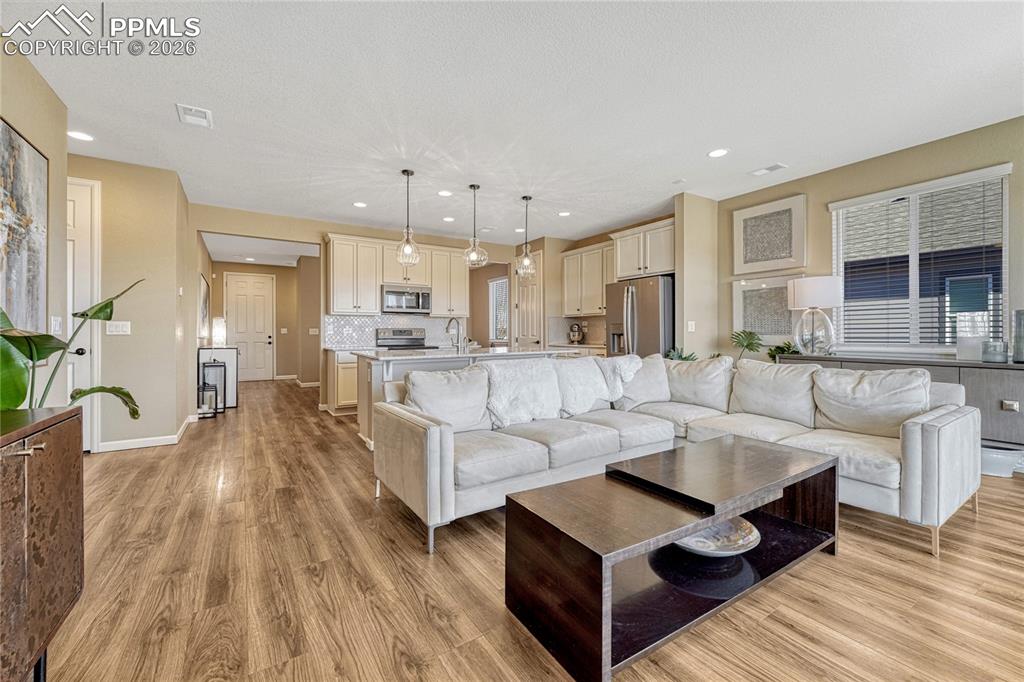 Image 23 of 44: Living Room