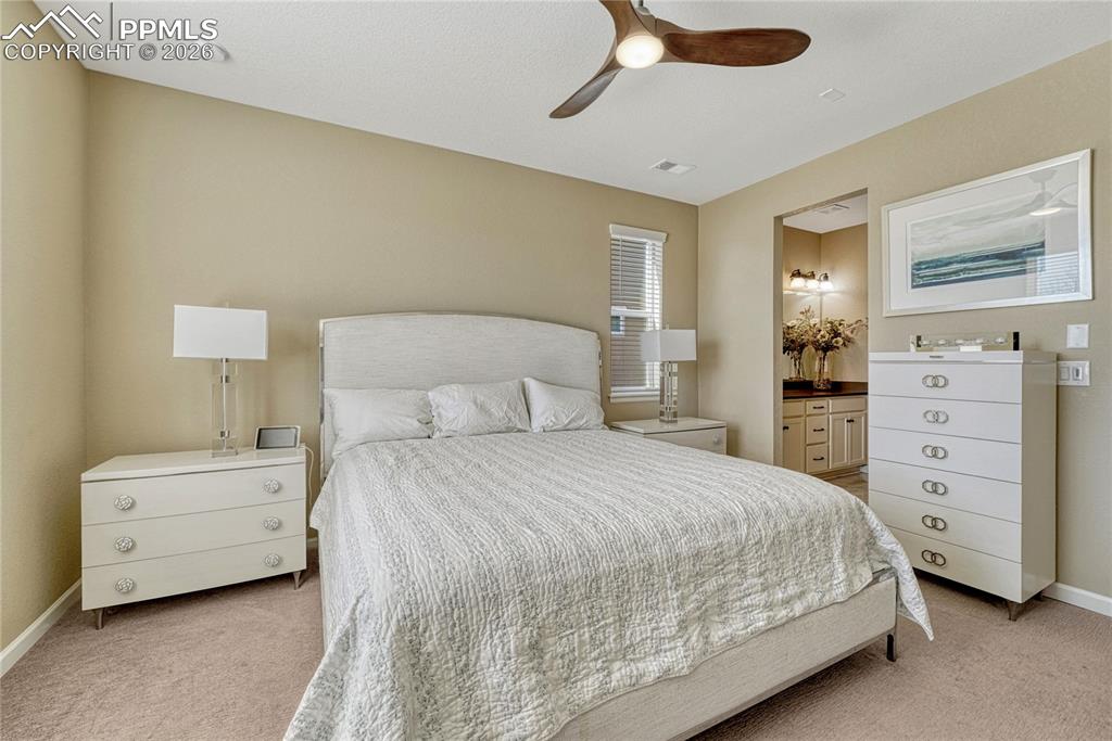 Image 25 of 44: Living Room