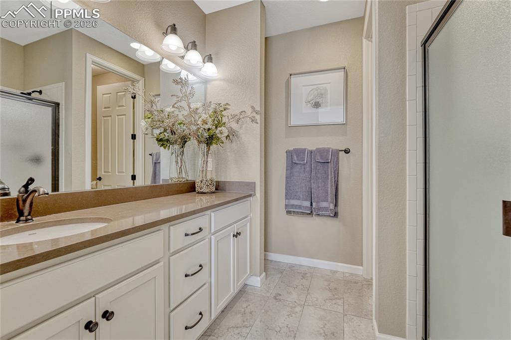 Image 8 of 44: Bedroom