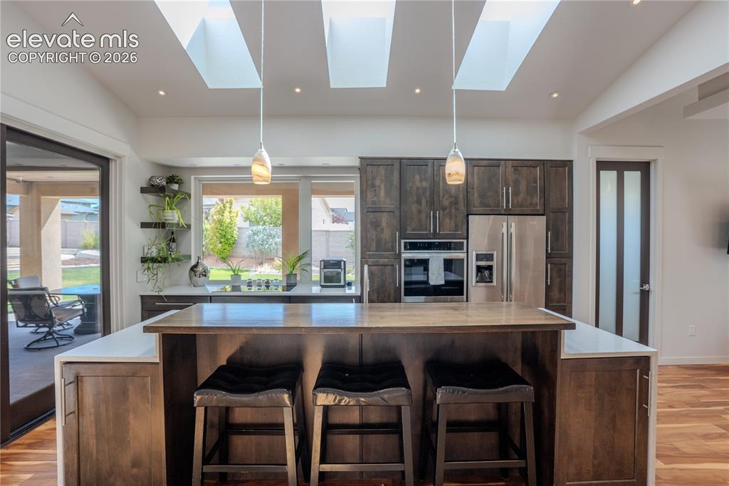Image 12 of 50: Kitchen