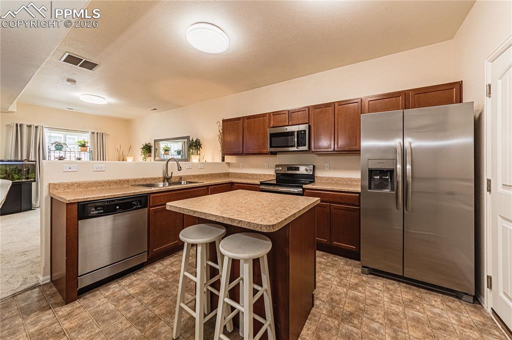 Image 16 of 45: Kitchen