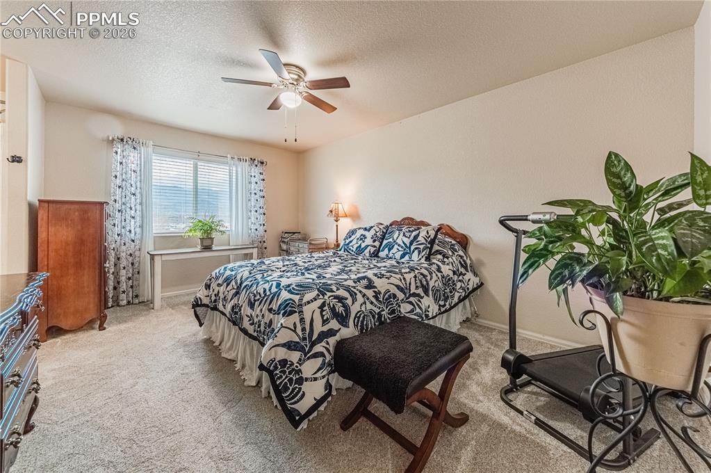 Image 30 of 45: Bedroom