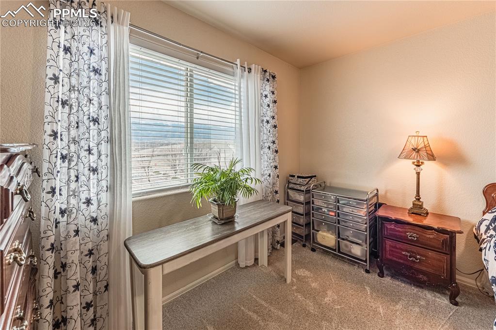 Image 37 of 45: Office