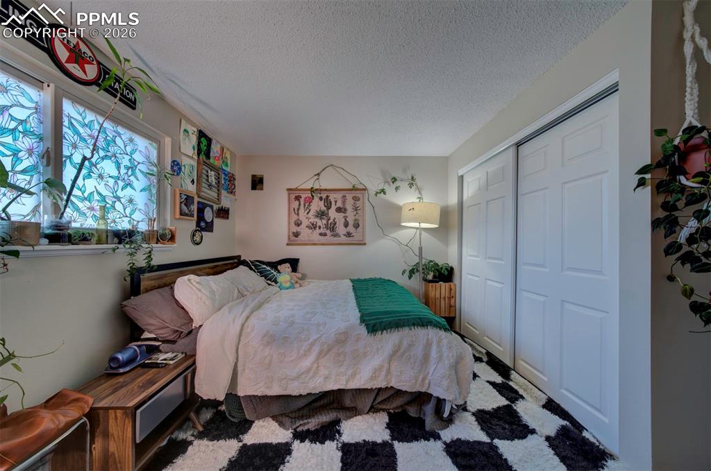 Image 21 of 41: Bedroom