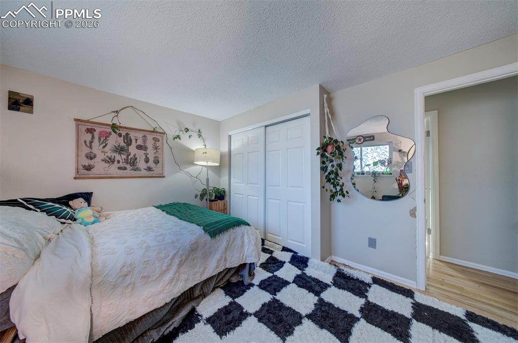 Image 41 of 41: Bedroom