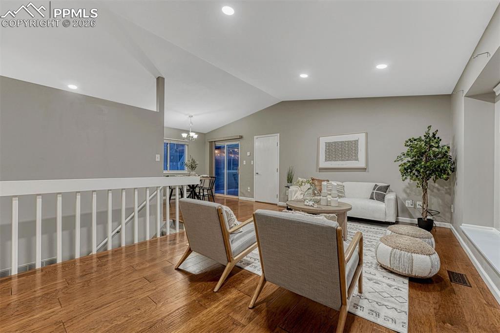 Image 19 of 49: Entry wow factor