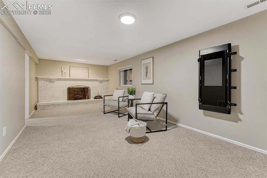 Image 30 of 49: Super spacious for large gatherings