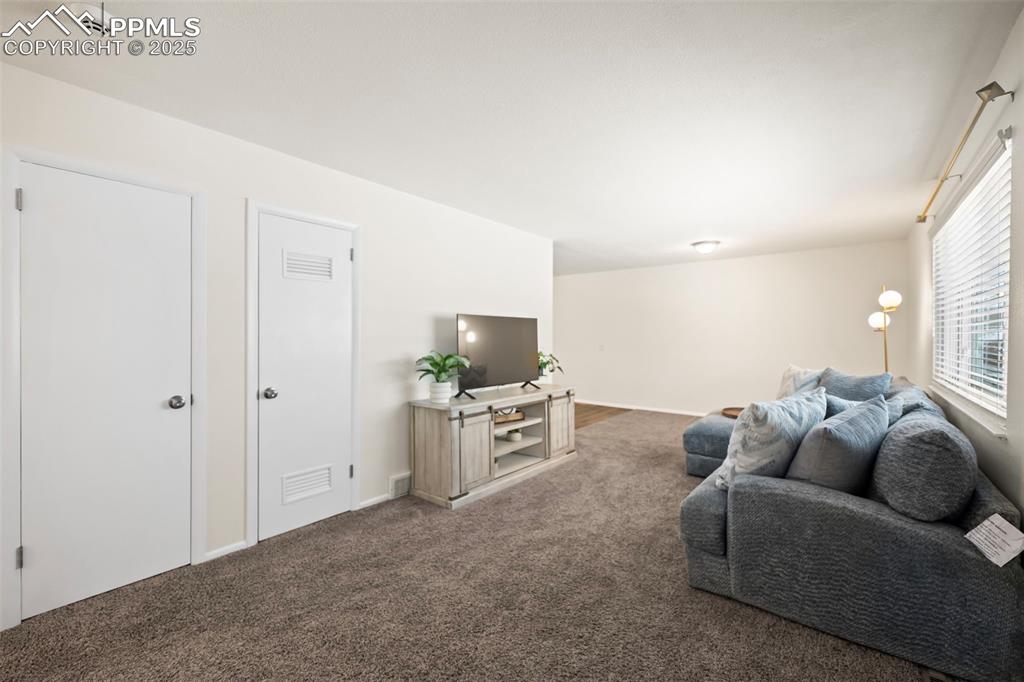 Image 16 of 23: Living Room