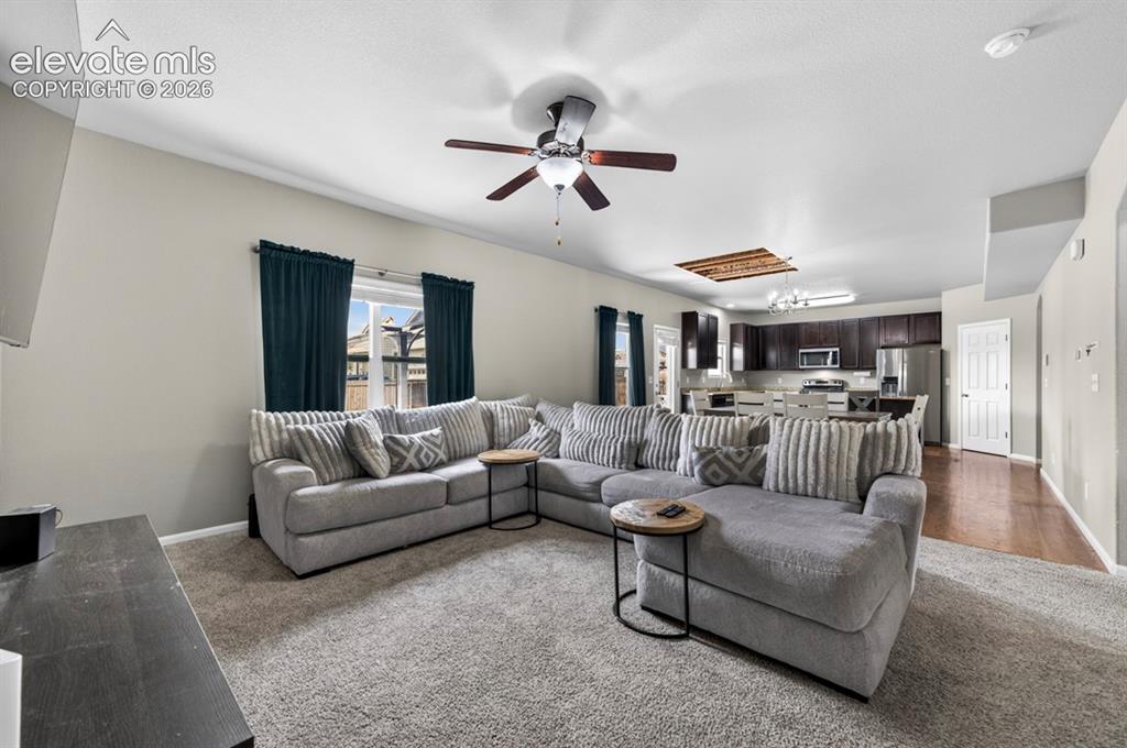 Image 15 of 43: Living Room