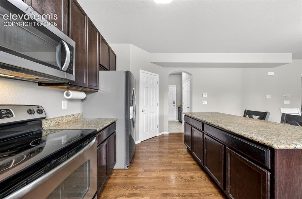 Image 16 of 43: Kitchen