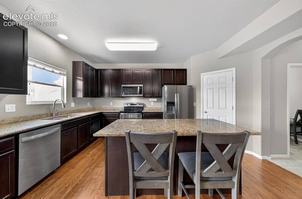 Image 19 of 43: Kitchen