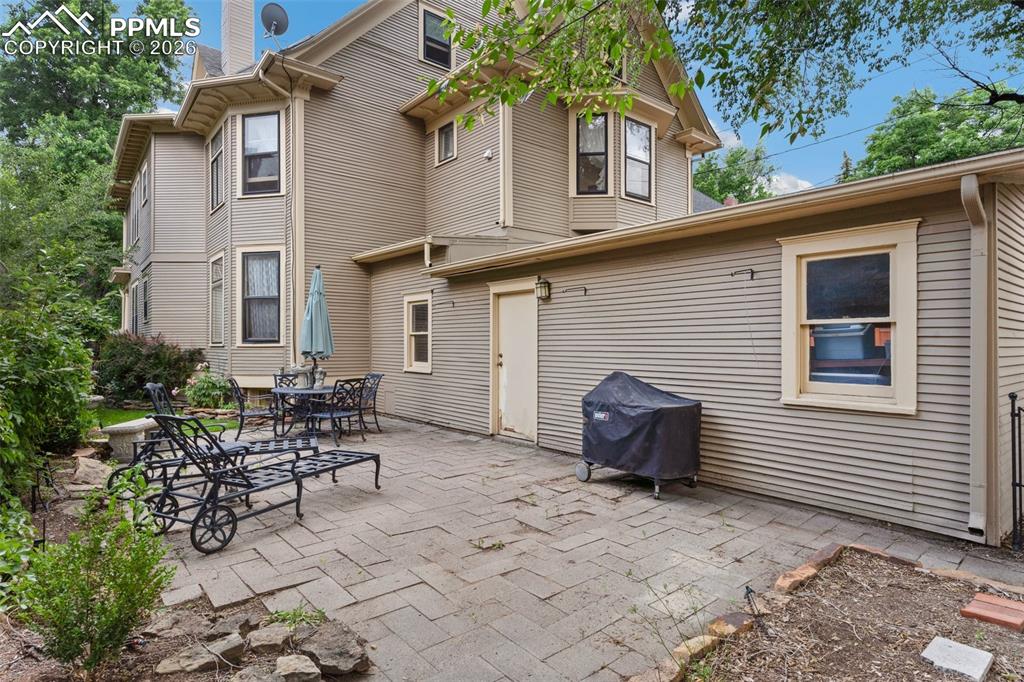 Image 32 of 38: Back of Structure