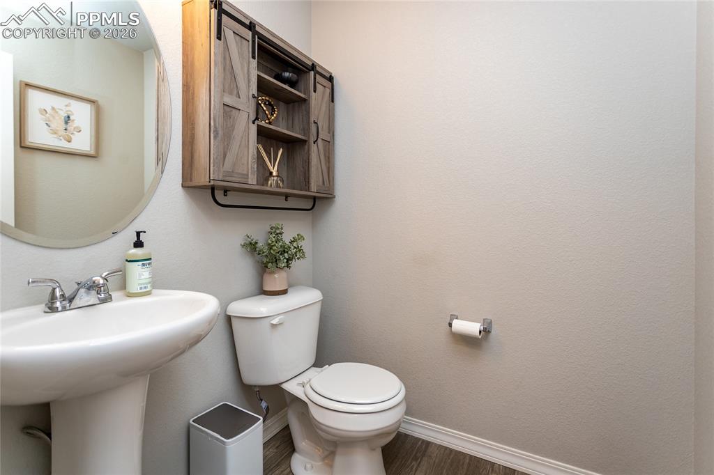 Image 10 of 50: Bathroom