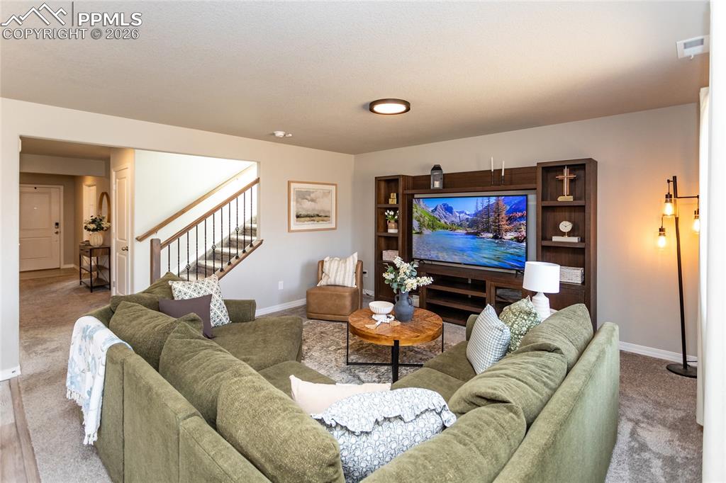 Image 13 of 50: Living Room