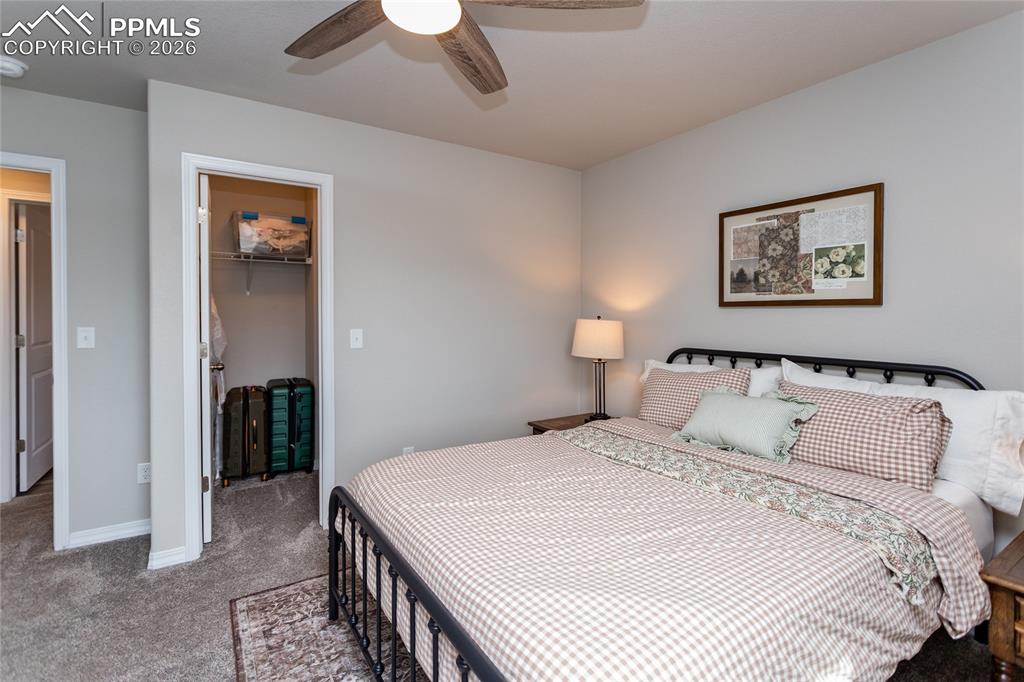 Image 26 of 50: Bedroom