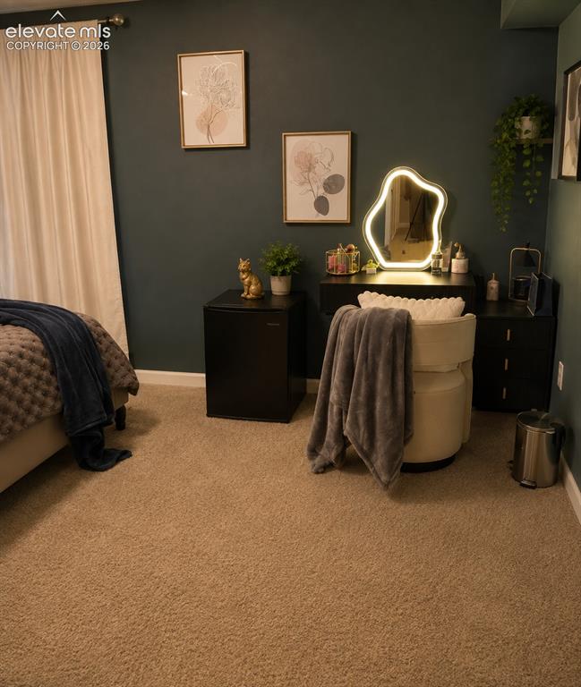 Image 18 of 24: Bedroom