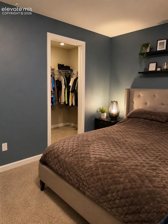 Image 19 of 24: Bedroom