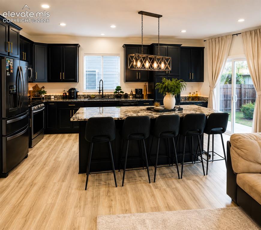 Image 5 of 24: Kitchen
