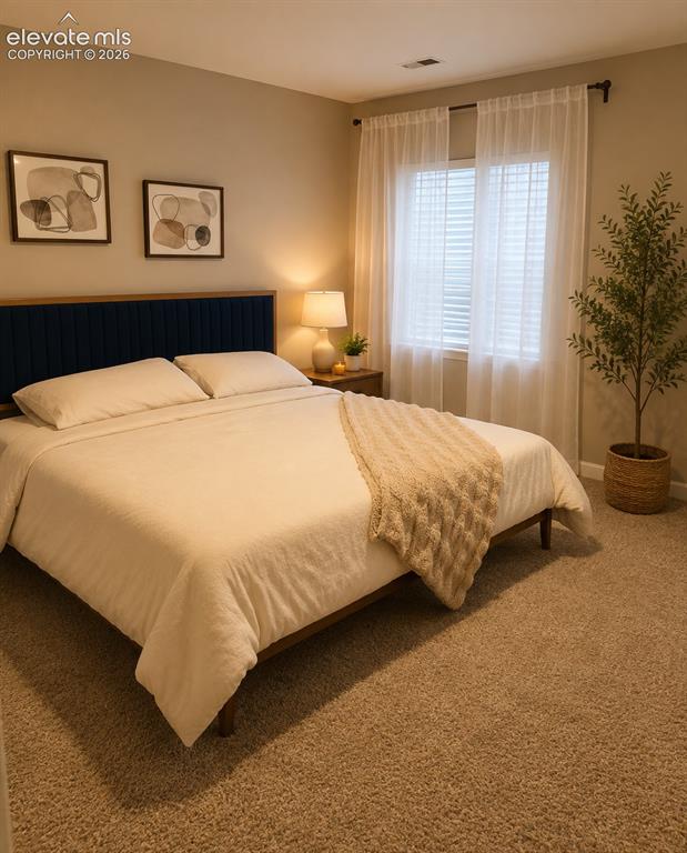 Image 8 of 24: Bedroom
