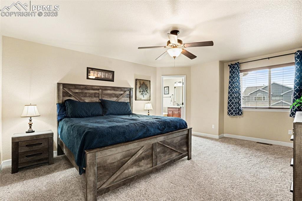 Image 12 of 31: Huge master suite!