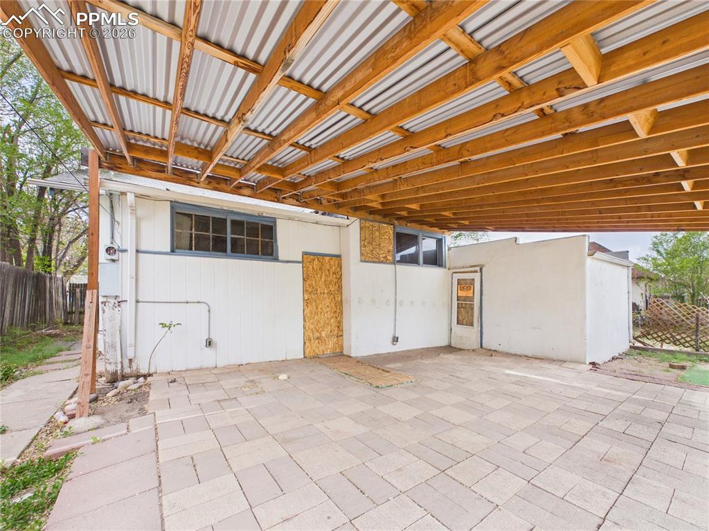 Image 7 of 10: Patio