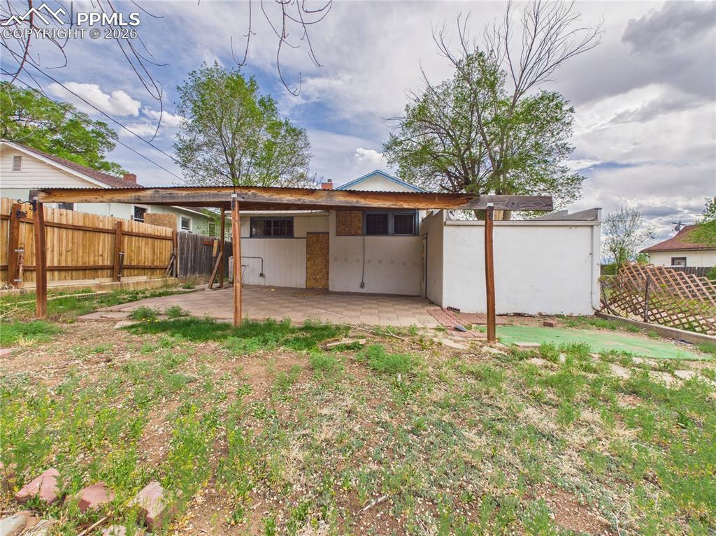 Image 9 of 10: Back of Structure