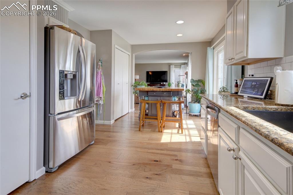 Image 14 of 47: Kitchen