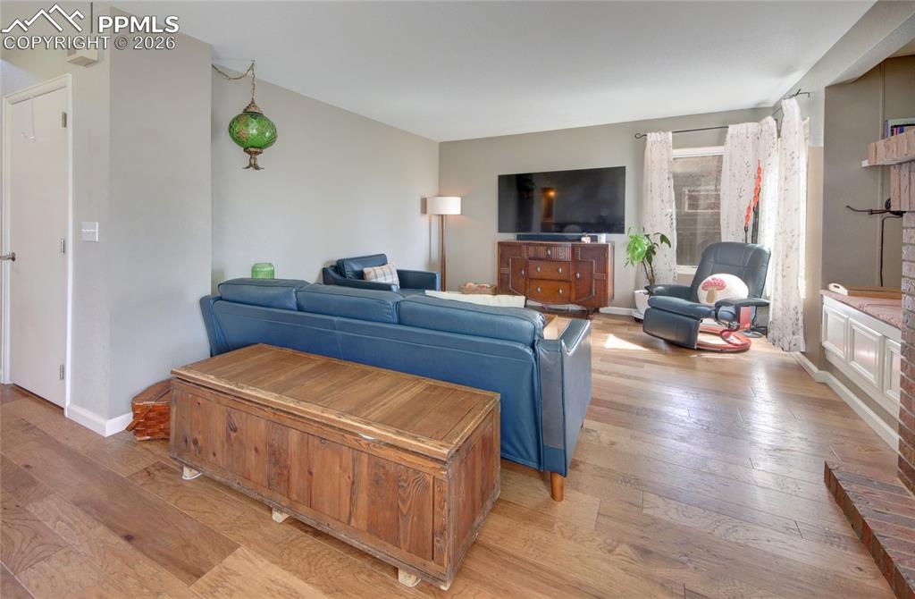 Image 18 of 47: Living Room