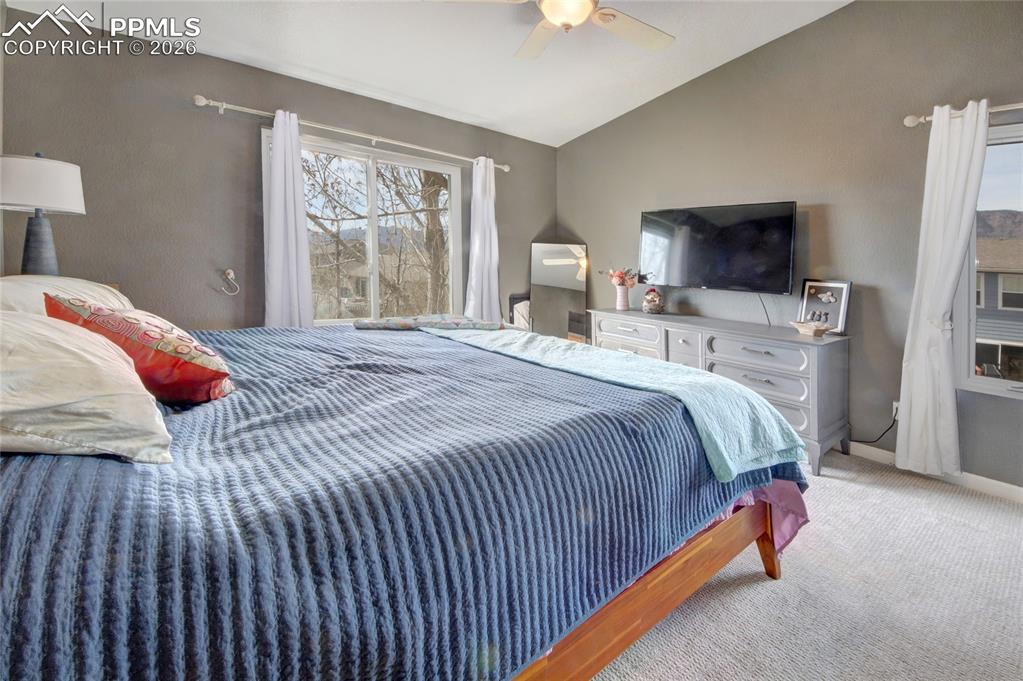 Image 21 of 47: Bedroom