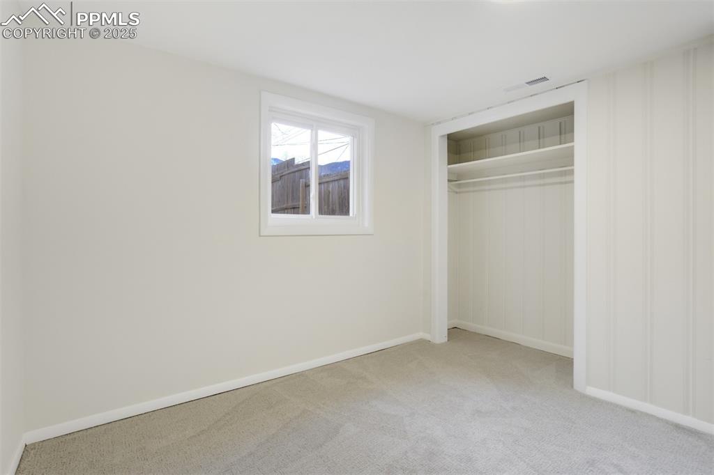 Image 23 of 41: Bedroom