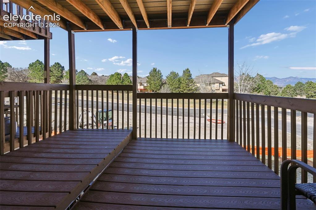 Image 26 of 31: Deck