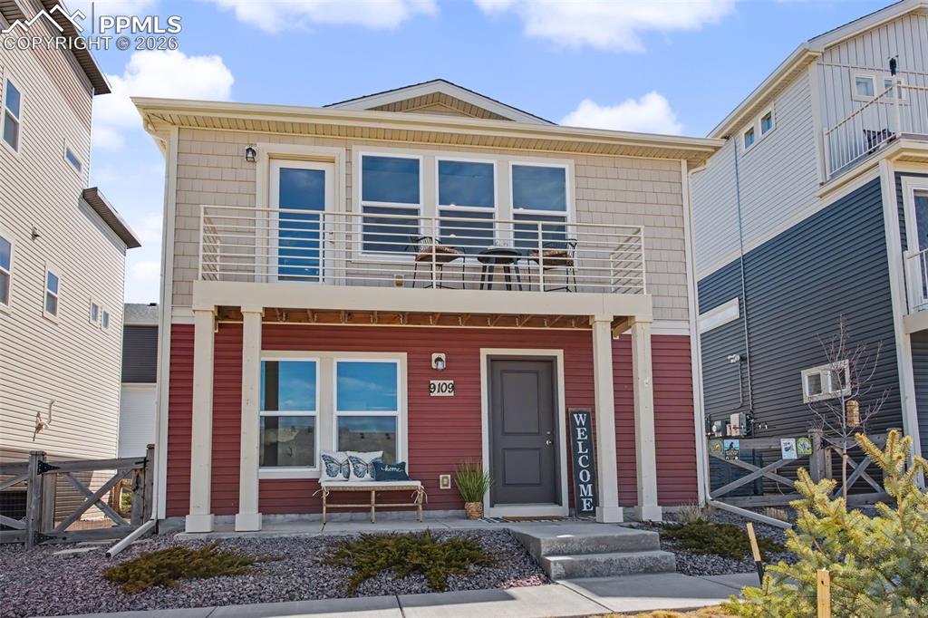 Image 1 of 32: Front of Structure