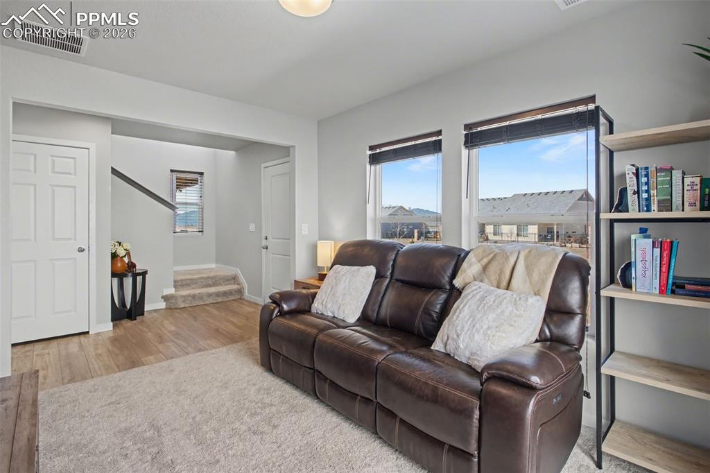 Image 14 of 32: Family Room