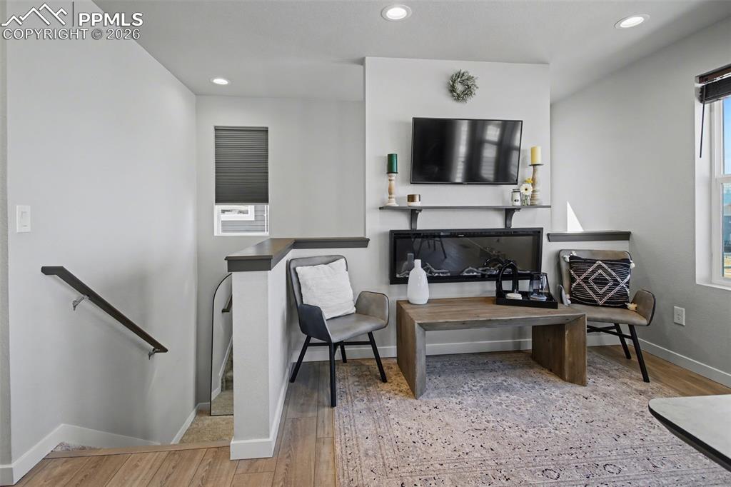 Image 19 of 32: Sitting Room