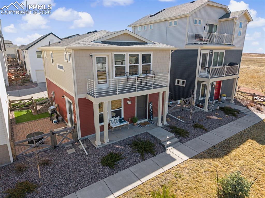 Image 2 of 32: Front of Structure