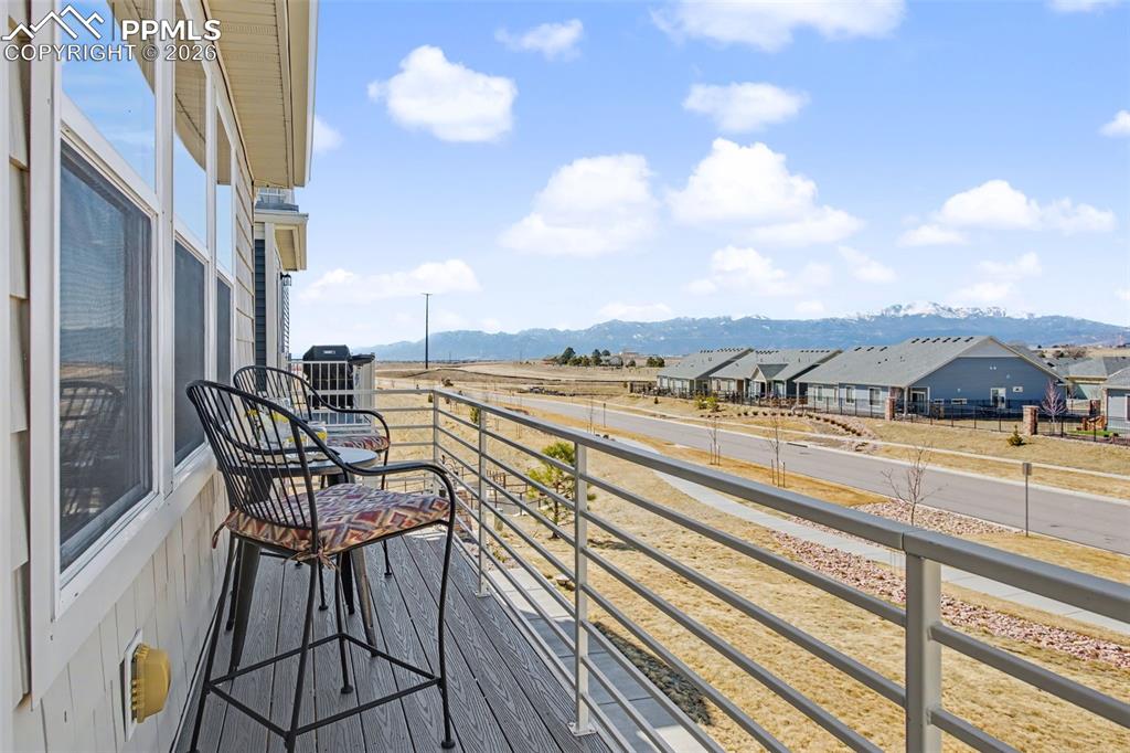 Image 27 of 32: Balcony