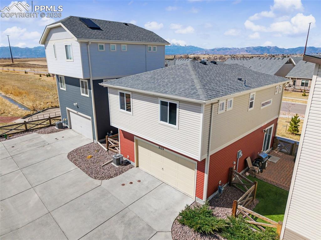 Image 30 of 32: Back of Structure