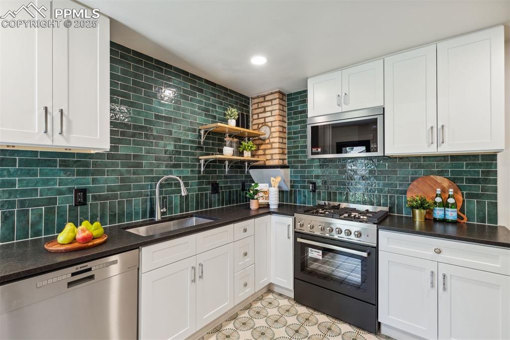 Image 8 of 36: Kitchen